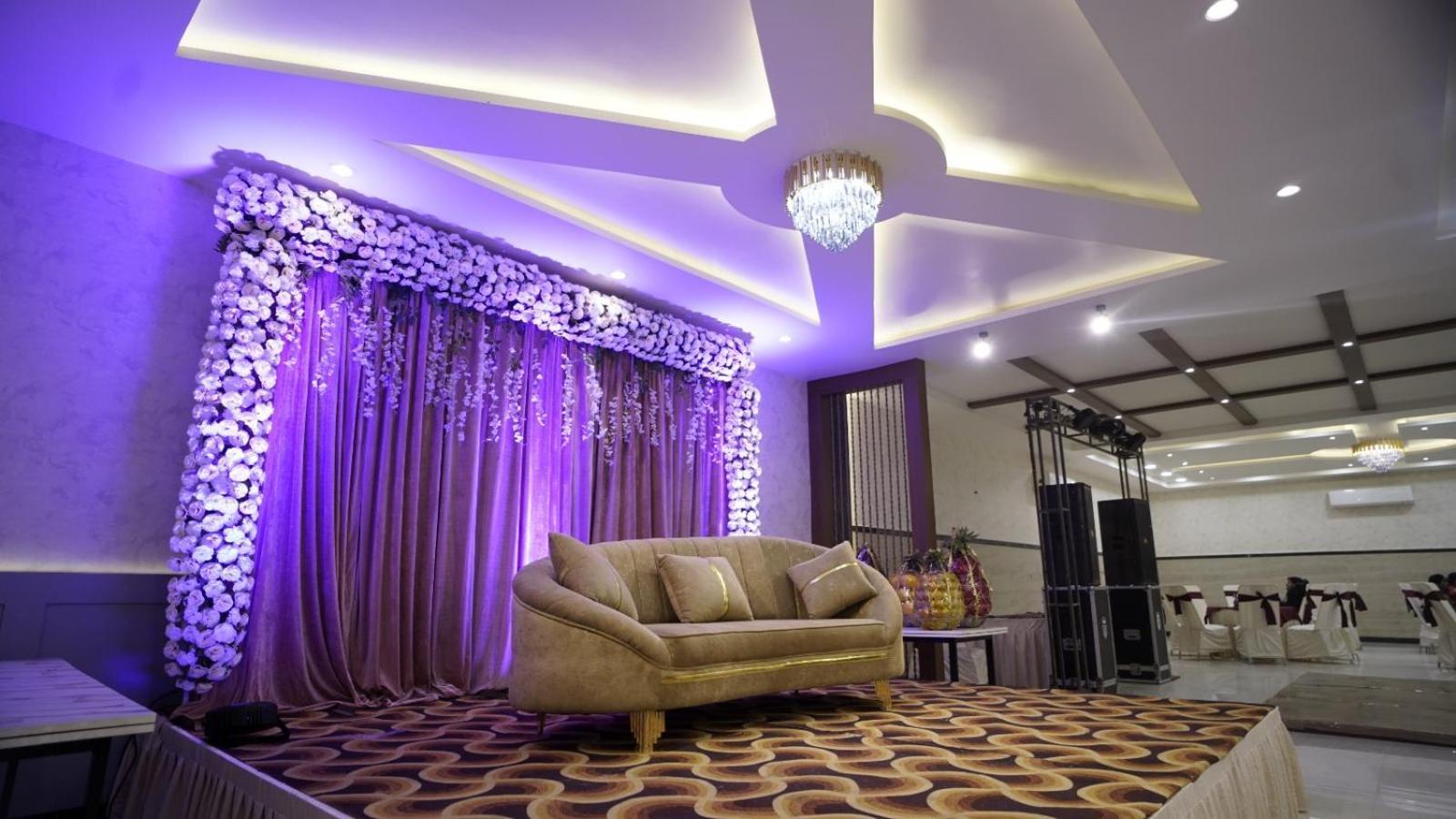 The Imperial Hotel And Convention Centre Kanpur Exterior photo